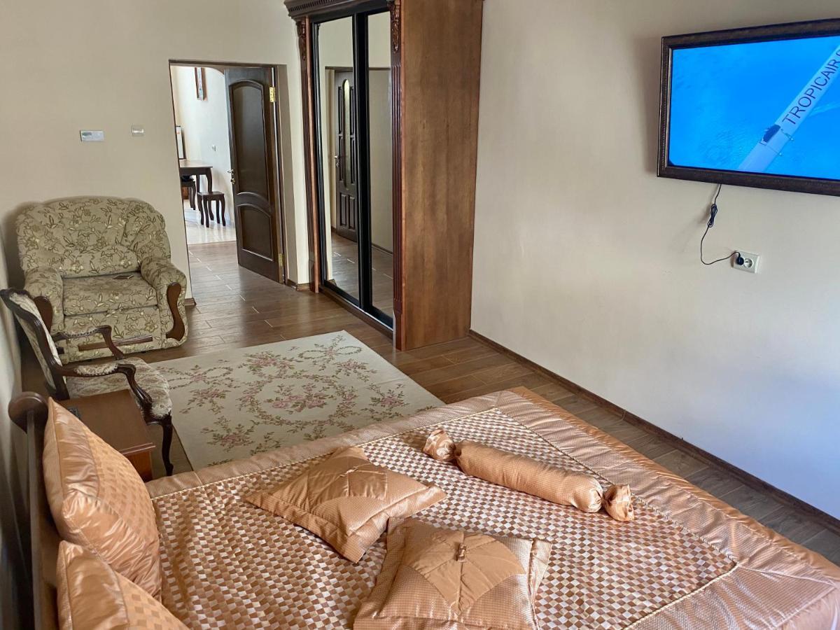 Cozy Apartment ลวีฟ ภายนอก รูปภาพ