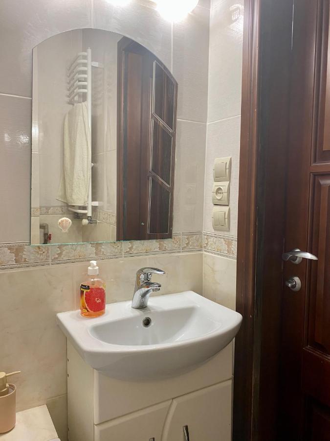 Cozy Apartment ลวีฟ ภายนอก รูปภาพ